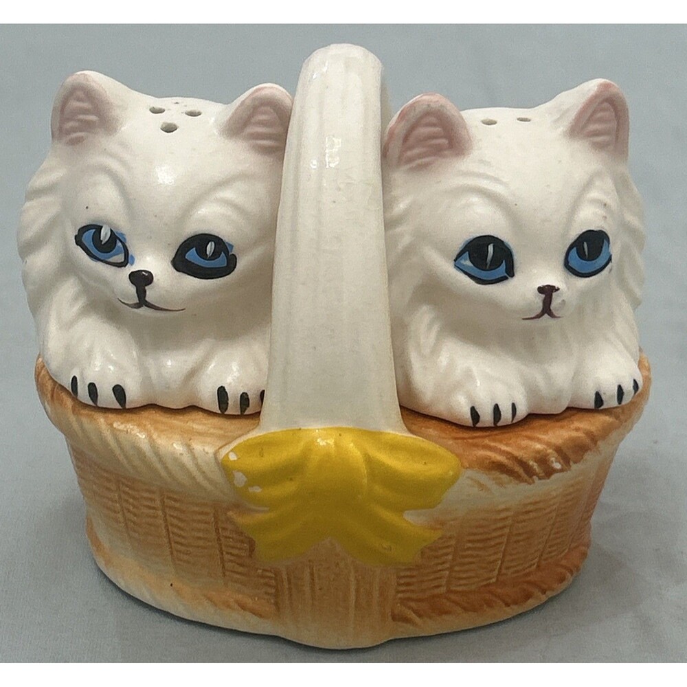 Vintage Ceramic White Cats in Basket Salt Pepper Shaker Set Japan